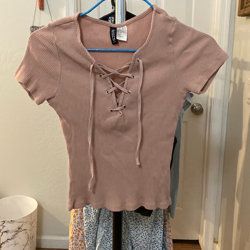 Small used pink h&m top